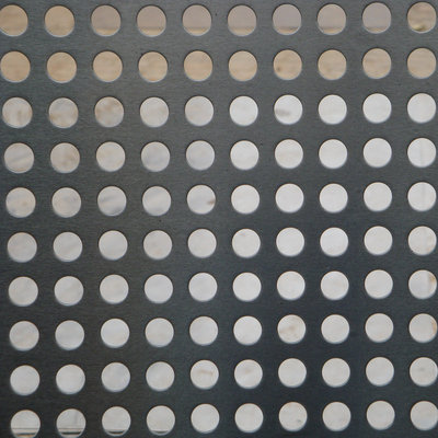 安裝不銹鋼沖孔板時(shí)必須要留意什么